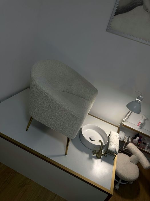 Vanzare mobilier post pedichiura