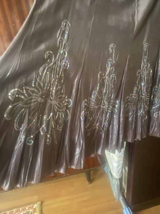 Продам юбку х/б с рисунками из люрикса сплисированную