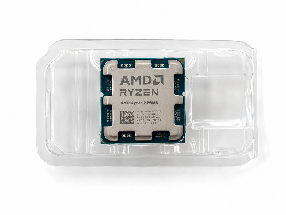 процессор — AMD Ryzen 9 9900X.