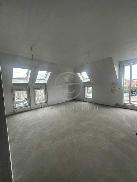 Реф. 3670 Тристаен с АКТ 14 / Остромила