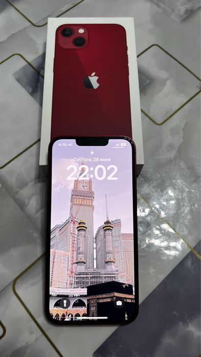 Продается iPhone 13 (128 ГБ)
