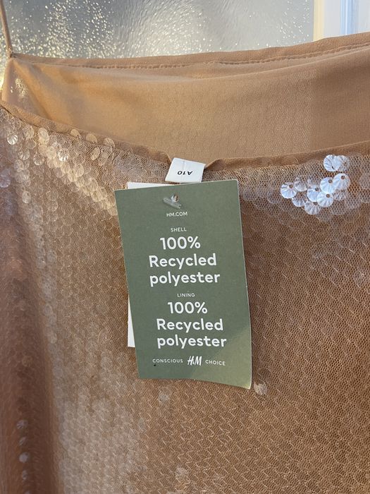 Не е възможно рокля с пайети на тази бена  размер “L”