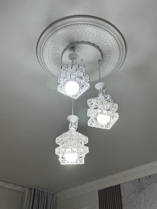 Продам подвесные люстры