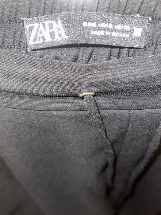 Pantaloni din matase, culoare negru intens, Zara