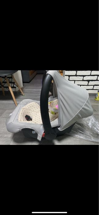 Автолюлька / автокресло