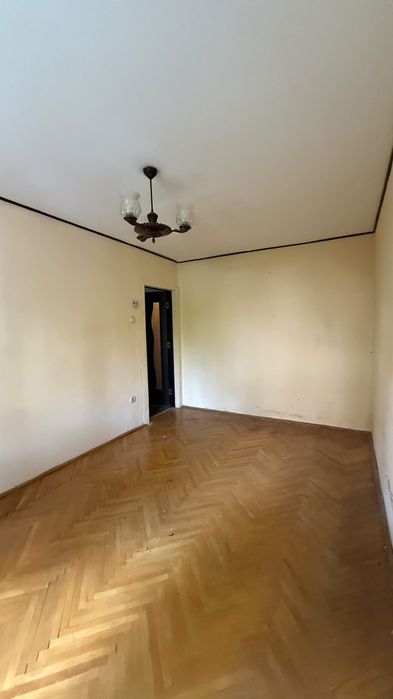 Parchet din lemn masiv – model brăduț – ~40 mp