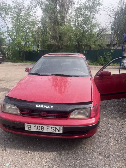 Продам машину тайота карина е 1996 год
