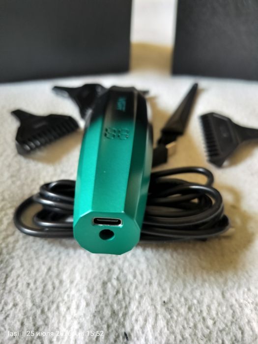 Aparat de tuns profesional VGR V-906