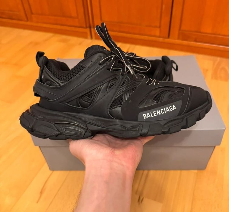 balenciaga track led