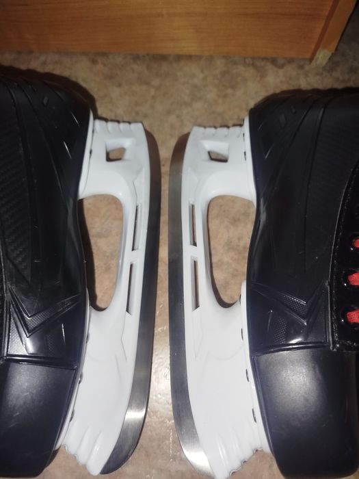 Продам коньки!!!