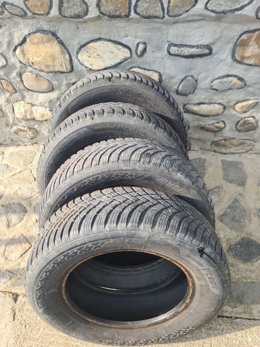 Vând anvelope 195 65 R15 Hankook