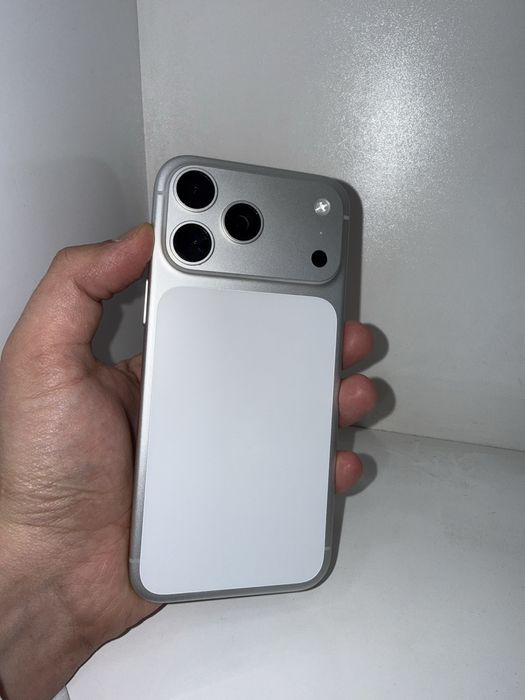 Iphone 17 pro max 256 50 cycle