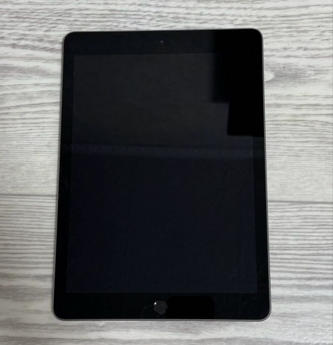 Ipad 6 (2018) память 32 гига