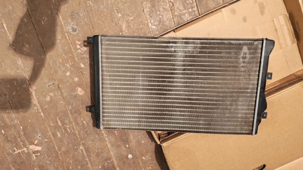 Продам радиатор охлаждения