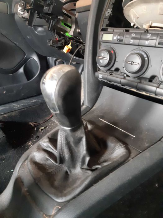 Maner + butoane usa sofer /  Nuca + manson schimbator skoda octvia 2