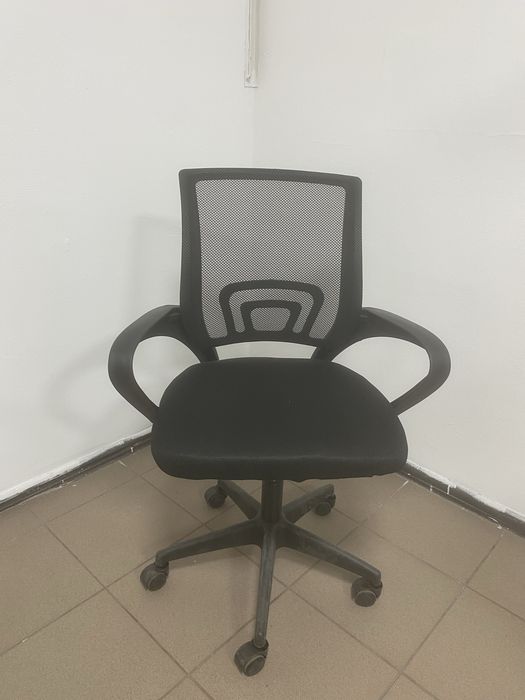 Продается стулья офисные