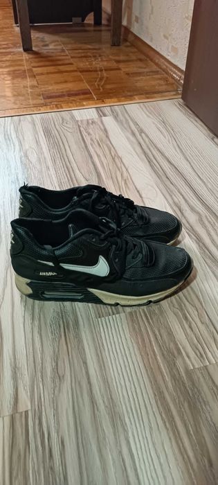 Продам кроссовки