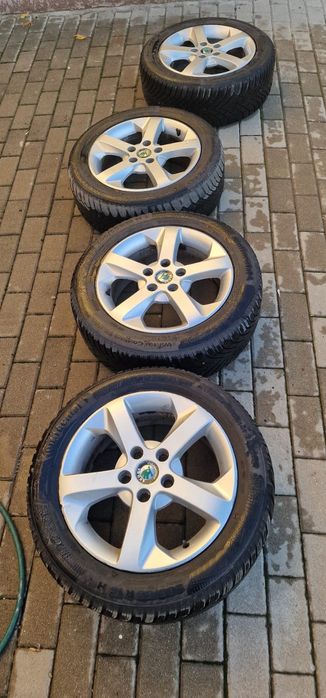 Jante aliaj +Cauciucuri de iarna R16