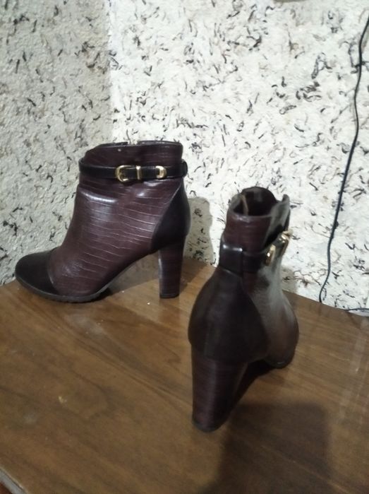 Кожаные ботинки р.38