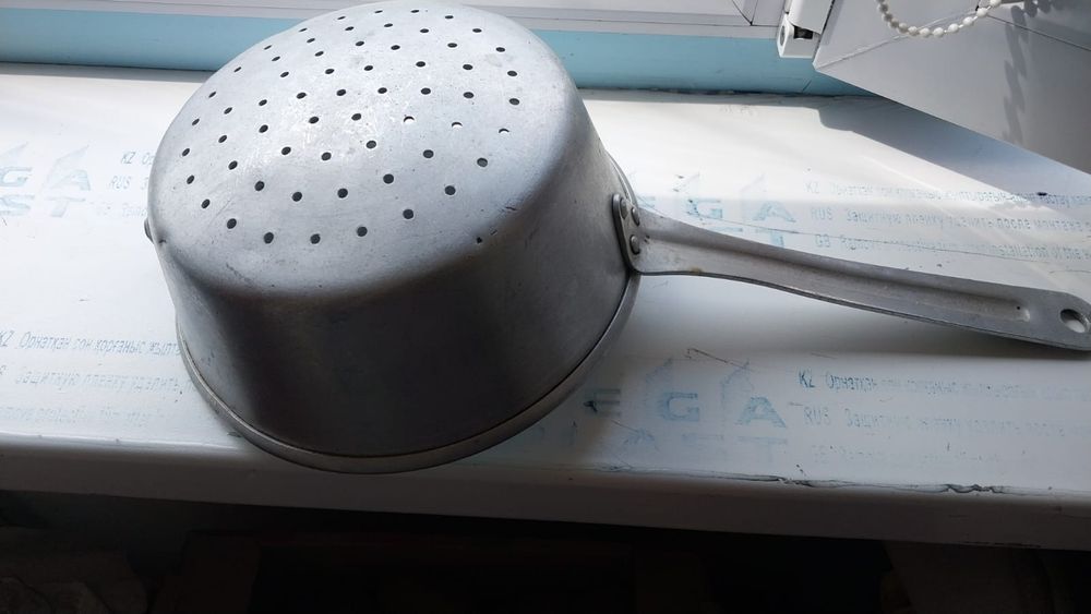 Дуршлаг за 1000 в хорошем состоянии