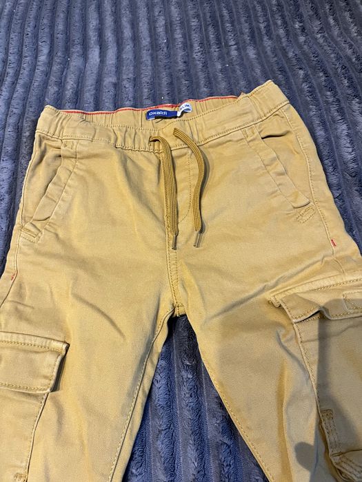 Лот 2 панталона Okaidi, пуловери Beneton и H&M