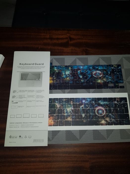 Протектор за лаптоп и силиконова клавиатура за 13 инча