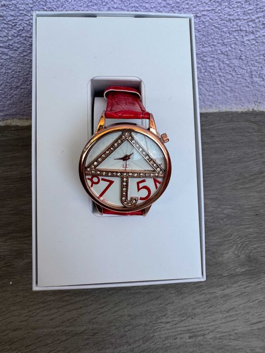 Дамски часовници различни видове