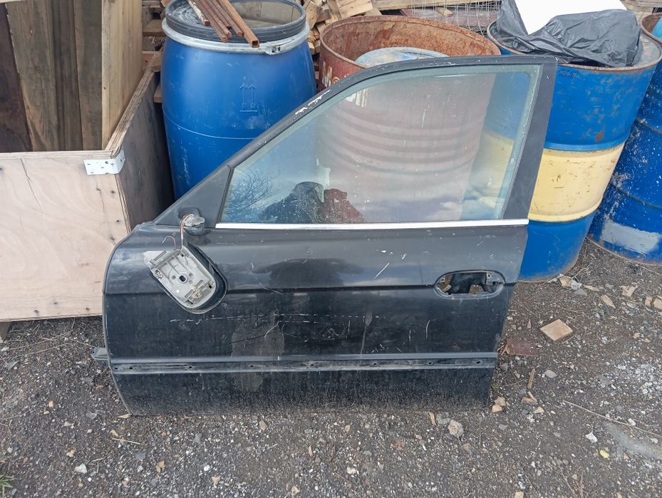 БМВ дверь передняя е38