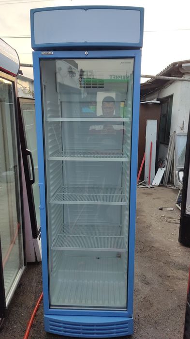 Витринные холодильники б/у