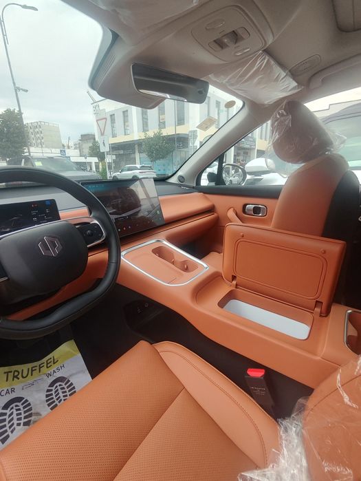Leapmotor c16 EREV (Гибрид) 2026 Restyling — Максимальная комплектация