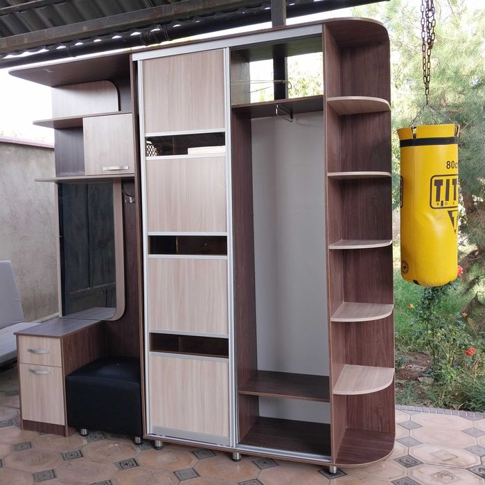 Шкаф для прихожей