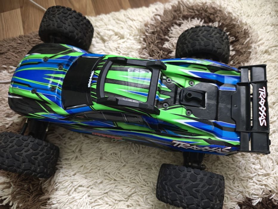 Automodel traxxas 4x4 rustler 3s VXL