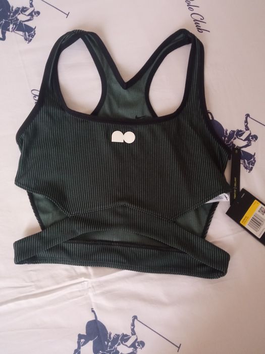 Спортно бюстие Nike