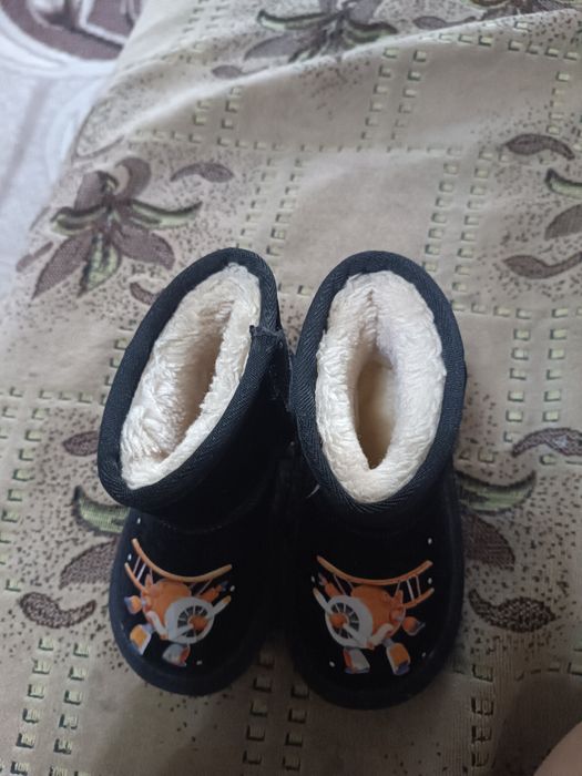 Продам детские угги