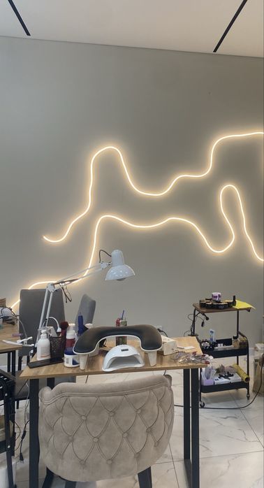 Сдам в аренду стол для маникюра