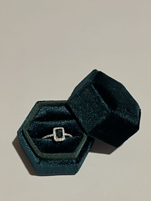 Inel de argint cu piatra verde