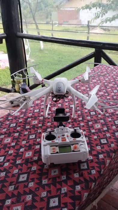 Drona , Quadrocopter Carrera