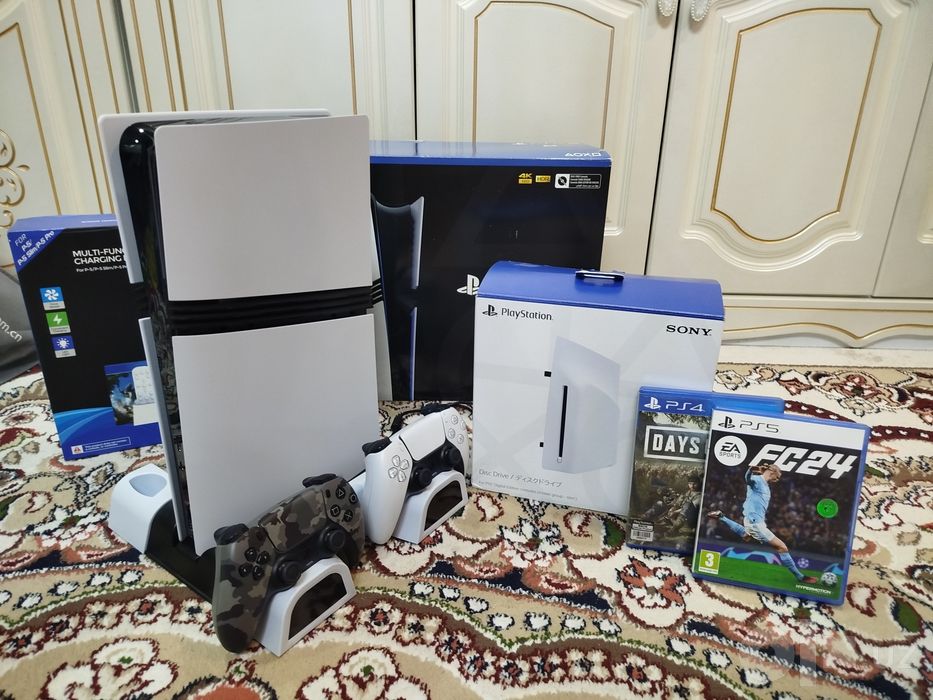 Playstation 5 pro дискаводим и док станция 2Tb состояние новый