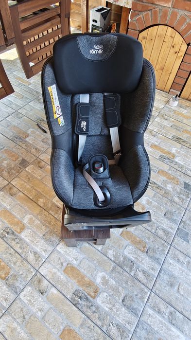 Britax Römer DUALFIX 3 i-SIZE + FLEX BASE iSENSE 360°