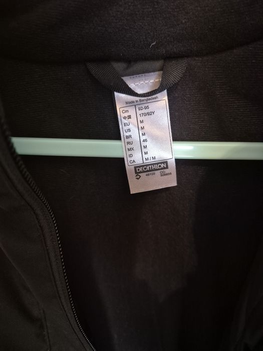 Vand geaca neagra