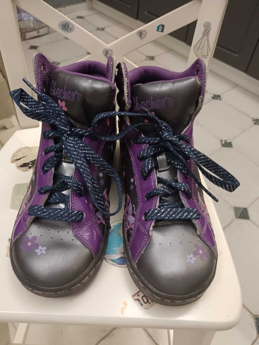 Продавам детски кецове Skechers 36