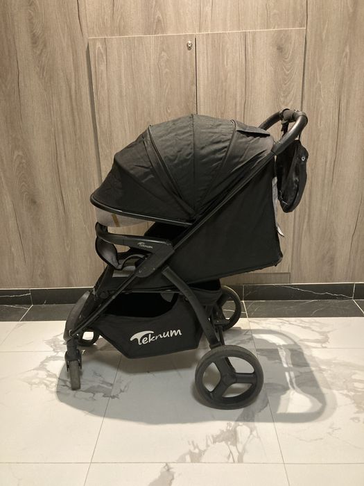 Продам коляску Teknum