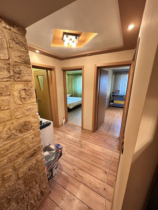 Apartament 4 camere+2 bai +garaj, etaj 6 lângă hotel City.