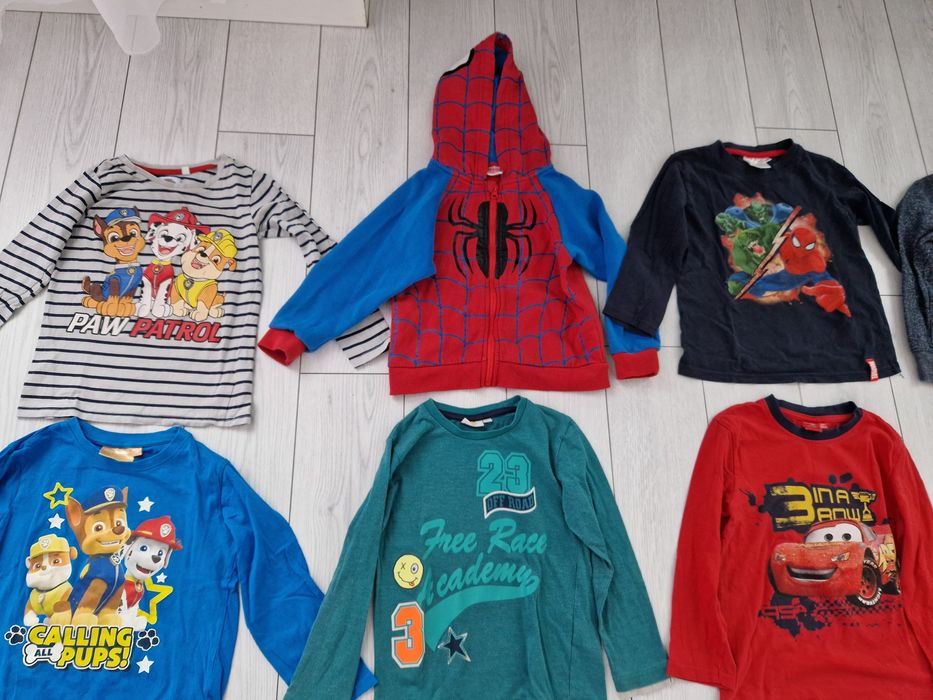 Lot haine mărimea 110-116