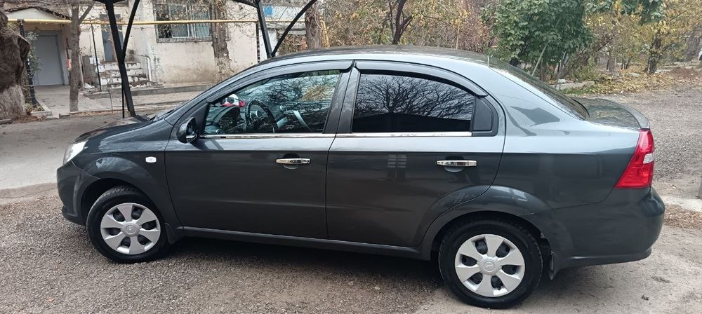 Срочна продаётся нексия 3 механика с 121000 пробегом 2020 года