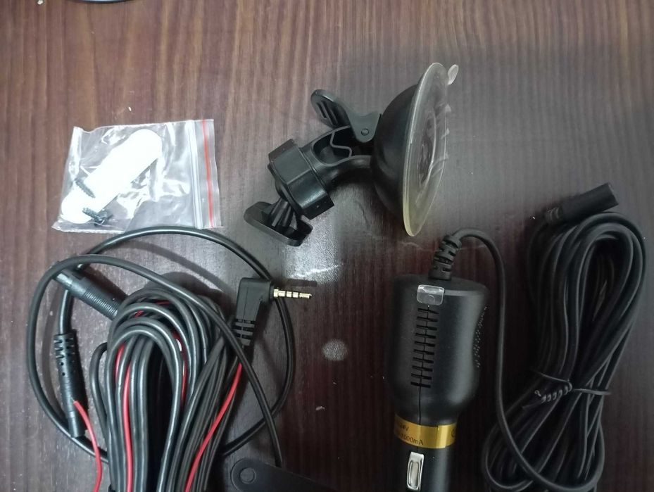 Cameră Auto Triplă FullHD – 3-în-1 Fata / Spate / Interior