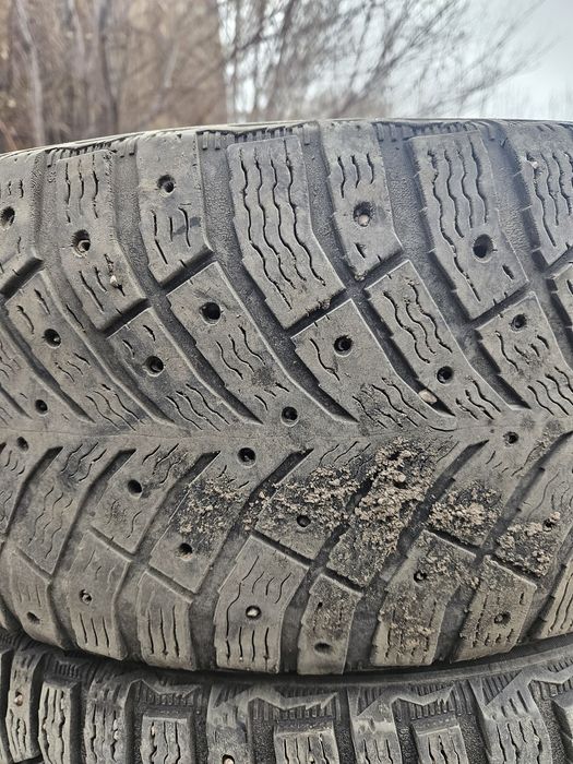 Продам Шины 215/ 55 R 17.