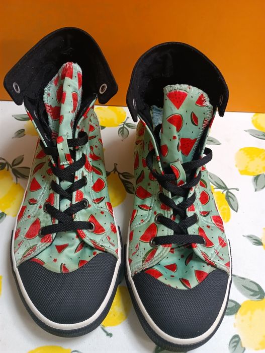 Deluxe N 42 кецове на Дини - 27 лв