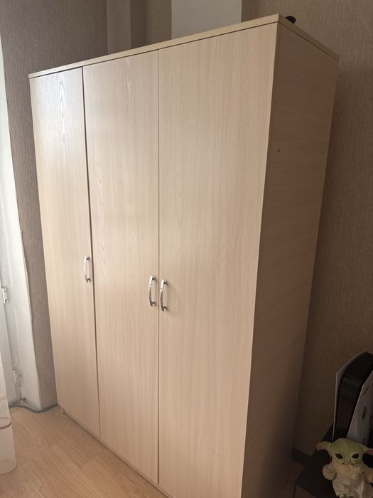 Продам плательный шкаф