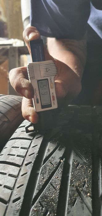 Гуми 4бр 215/60/17 - 1бр- 90лв